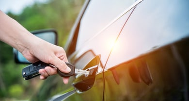 Autotür wird geöffnet