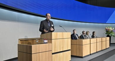 Florian Schütz bei der Gründung des FS-CSC