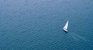 Schiff im Ozean - Headerbild View 2021