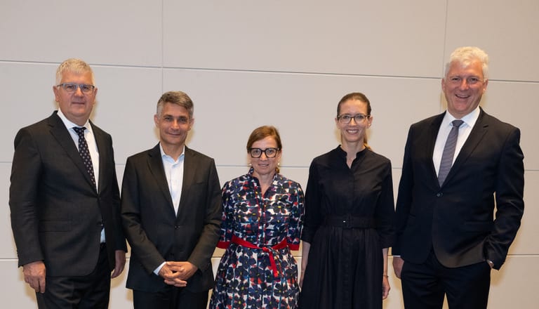 Tag der Versicherer 2025: Stefan Mäder, Fabrizio Petrillo, Philomena Colatrella, Laura Gersch und Urs Arbter