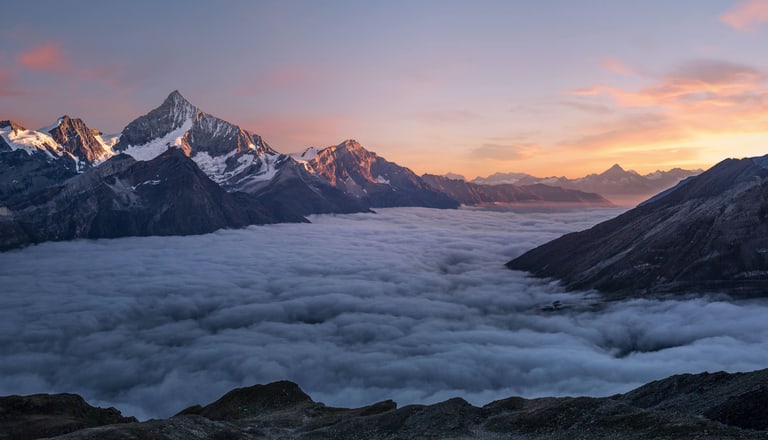 Nachhaltigkeitsreport Methode und Abgrenzung Titelbild - Berge im Nebel