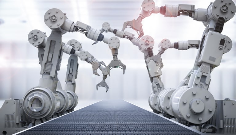 Produktion mit Robotern am Fliessband