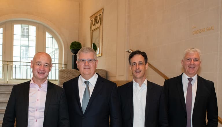 Neugewählte mit Direktor und Präsident TdV 2024