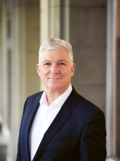 Portrait von Urs Arbter 2025 Bahnhofbuffet Olten