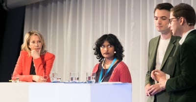 Christine Maier im Gespräch mit Maya Tharian (Junge Grünliberale), Marc Rüdisüli (Junge Mitte) und Jonas Lüthy (Jungfreisinnige)